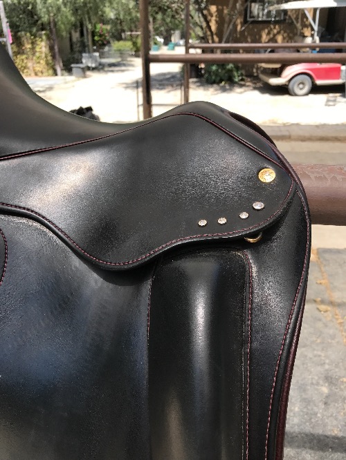 adjustable tree dressage saddle