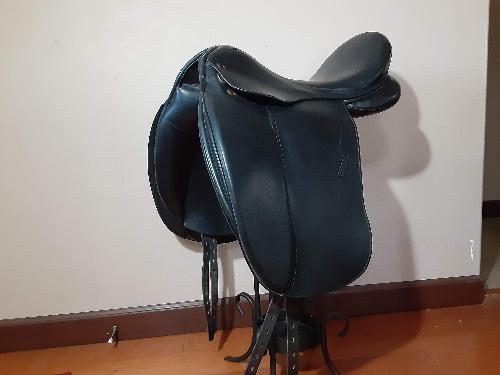 Toulose Aachen dressage saddle for sale