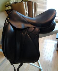 18.5 in seat dressage saddle