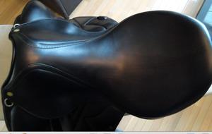 medium tree dressage saddle