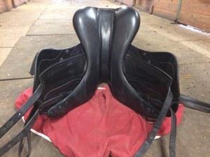 18.0 in seat dressage saddle