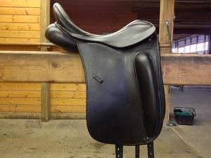 wide tree dressage saddle