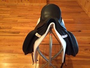 16.5 in seat dressage saddle