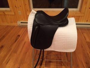 16.5 in seat dressage saddle