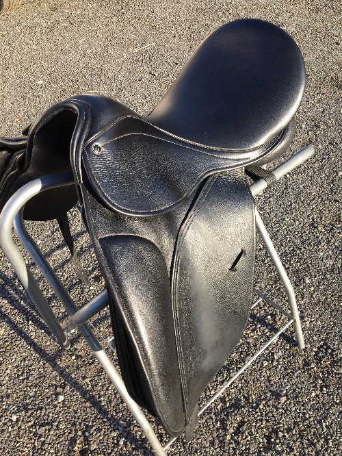17.5 in seat dressage saddle
