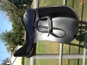 Ansur dressage saddle for sale