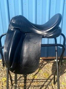 Custom Saddlery dressage saddle for sale